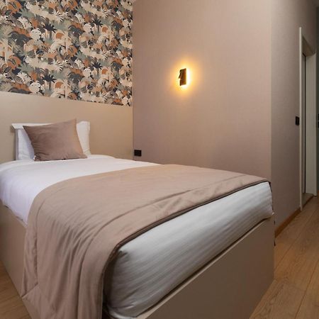 Hotel Ma Belle Pristina Esterno foto