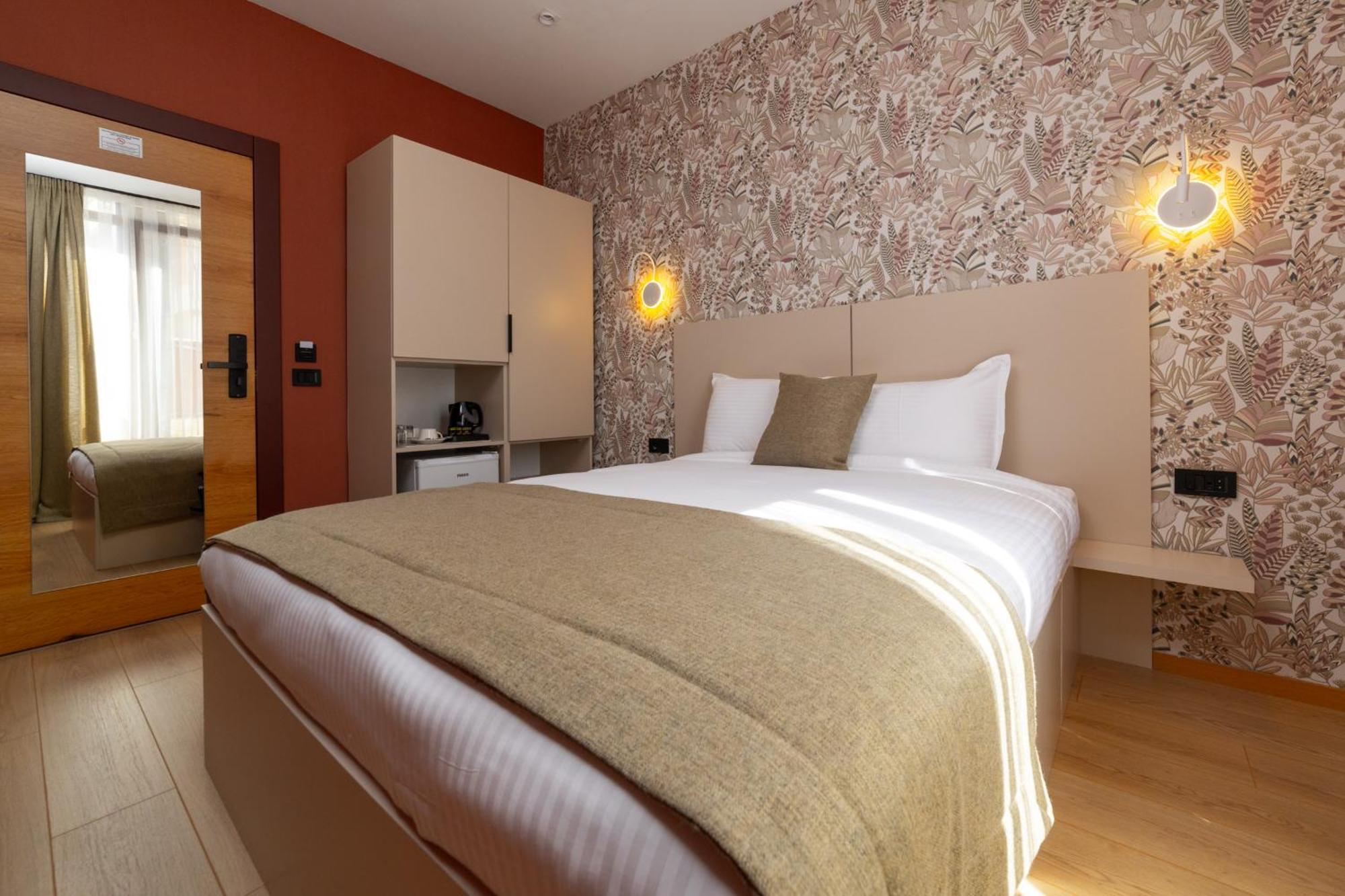 Hotel Ma Belle Pristina Esterno foto