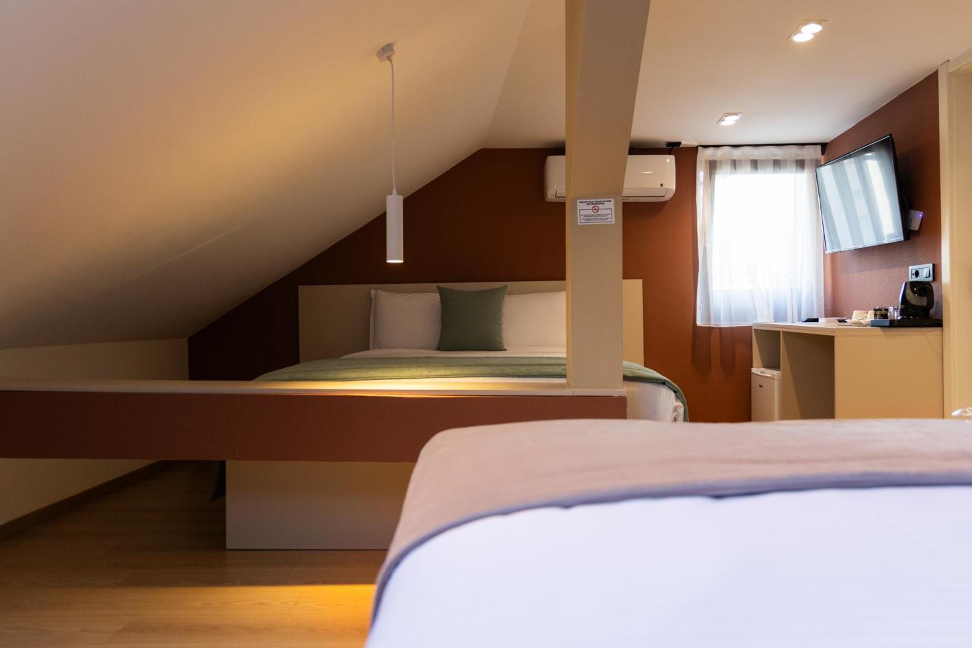 Hotel Ma Belle Pristina Esterno foto