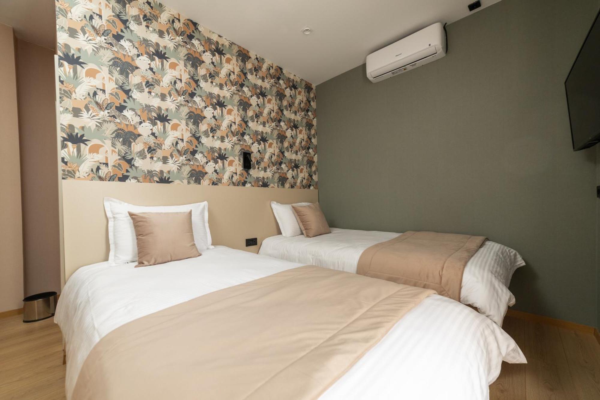 Hotel Ma Belle Pristina Esterno foto