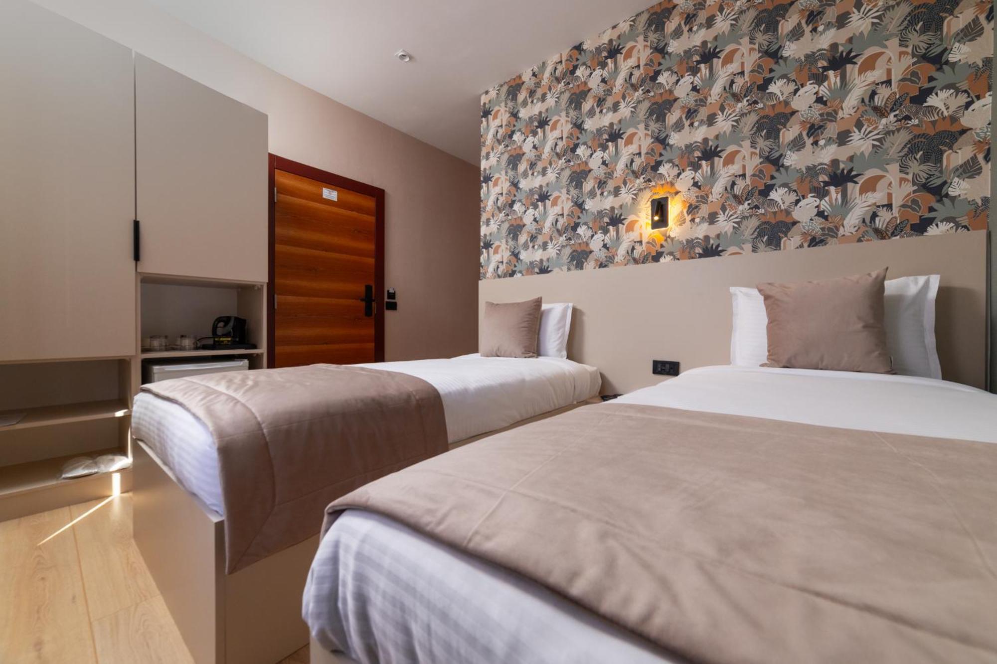 Hotel Ma Belle Pristina Esterno foto