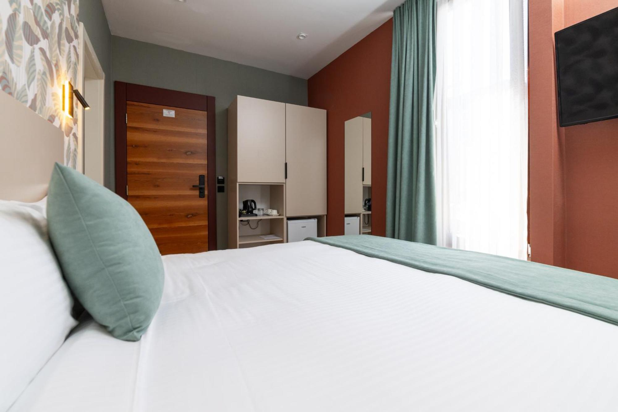 Hotel Ma Belle Pristina Esterno foto