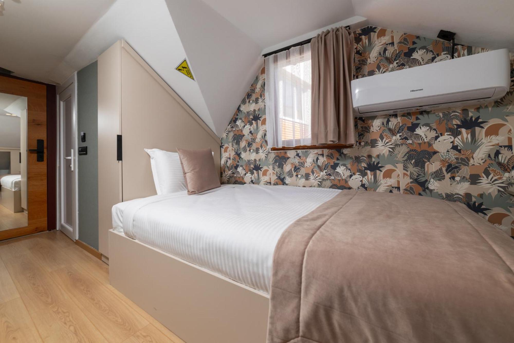 Hotel Ma Belle Pristina Esterno foto