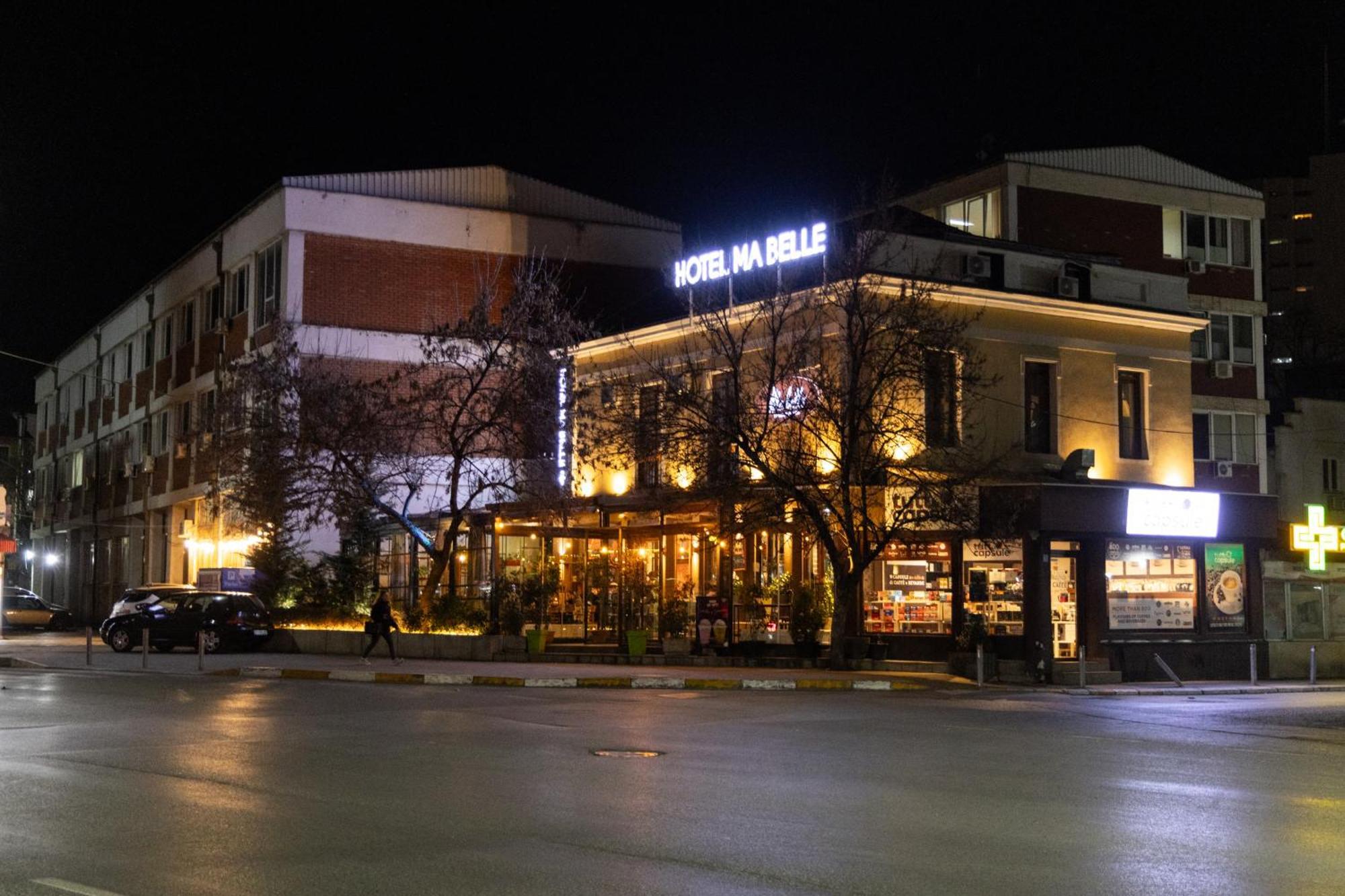 Hotel Ma Belle Pristina Esterno foto